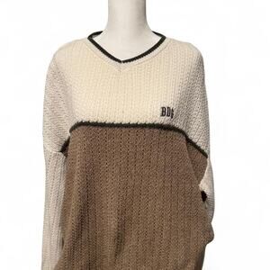 Bdg two tone knit v neck sweater